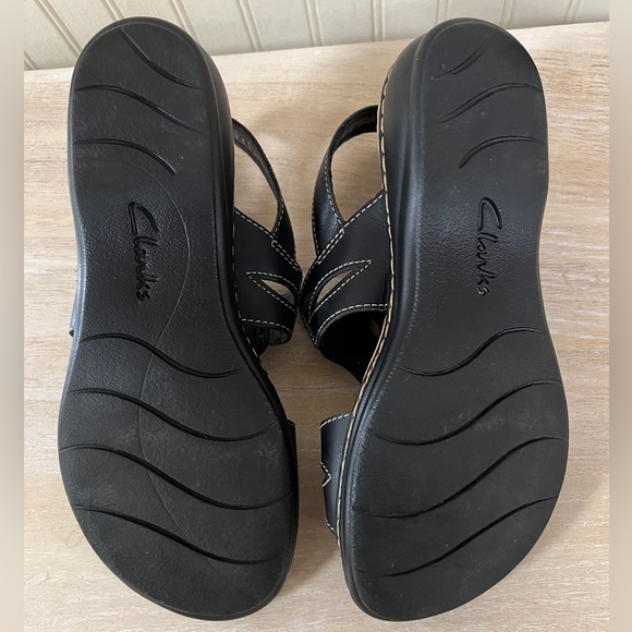 Clarks sandals - 7.5 Wide - Picture 2 of 4